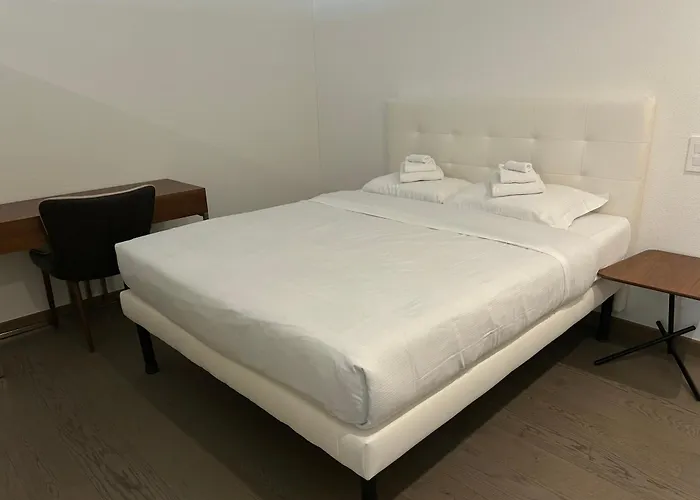 아파트 Moderno A Tenero-Contra